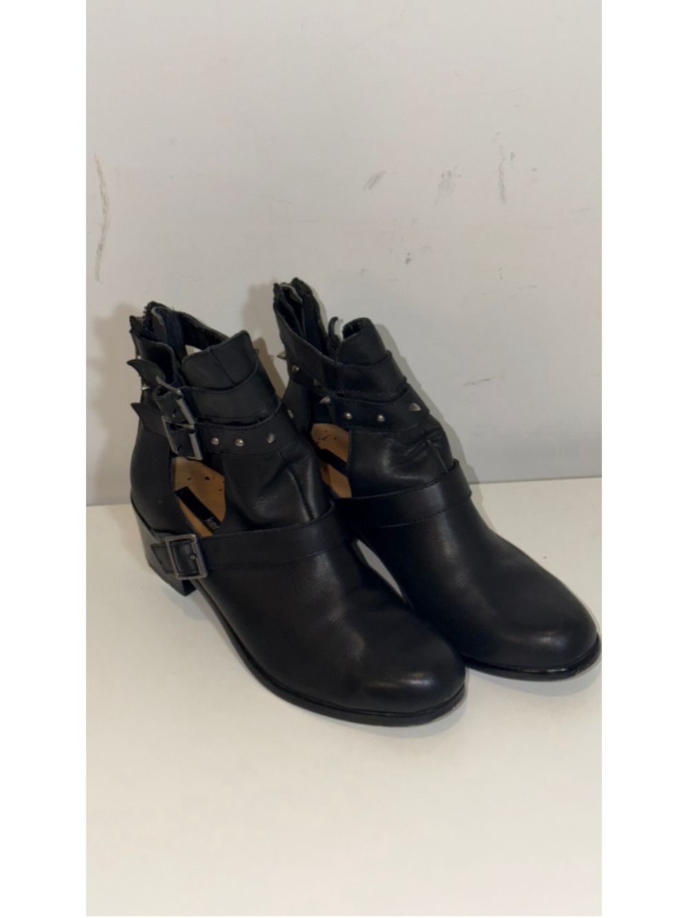Women's Kensie Black Ankle Boots with Studs and Buckles - Size 8 Women’s